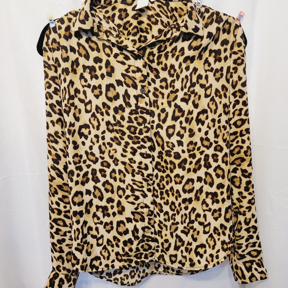 HM leopard print button down dress shirt, Size 2